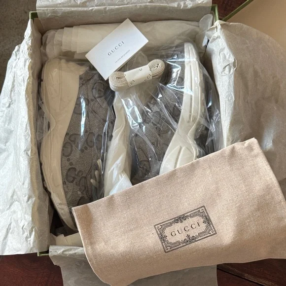 Gucci Brown Monogram Sneakers with White Sole - Picture 11 of 12